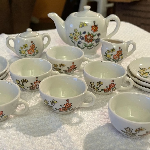Vintage Toy Tea Set 17 Pieces Original Box Floral Butterfly Japan Child Set - Picture 2 of 12